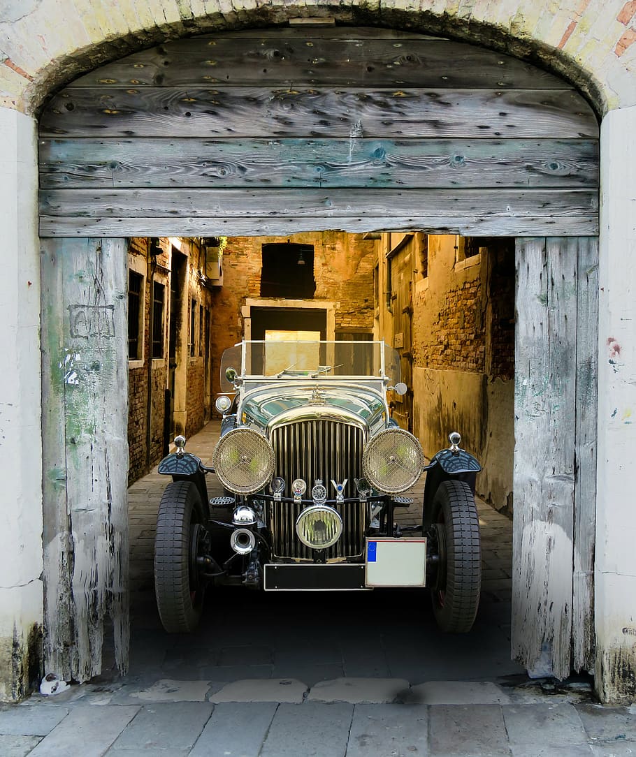 vintage vehicle in garrage, traffic, auto, oldtimer, bentley HD wallpaper