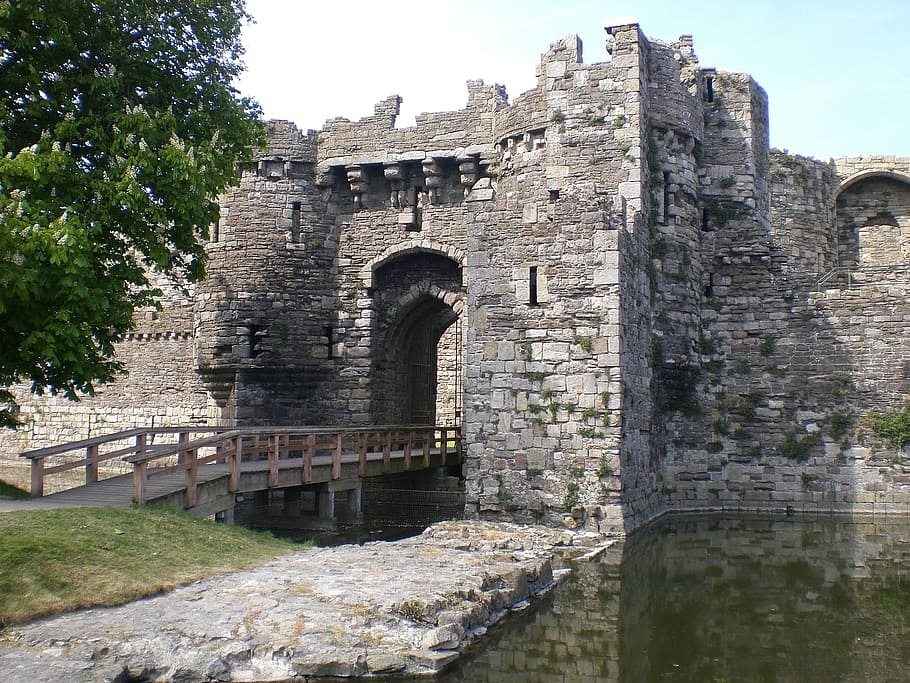 gray concrete brick castle gate, Beaumaris, Castle, Anglesey HD wallpaper