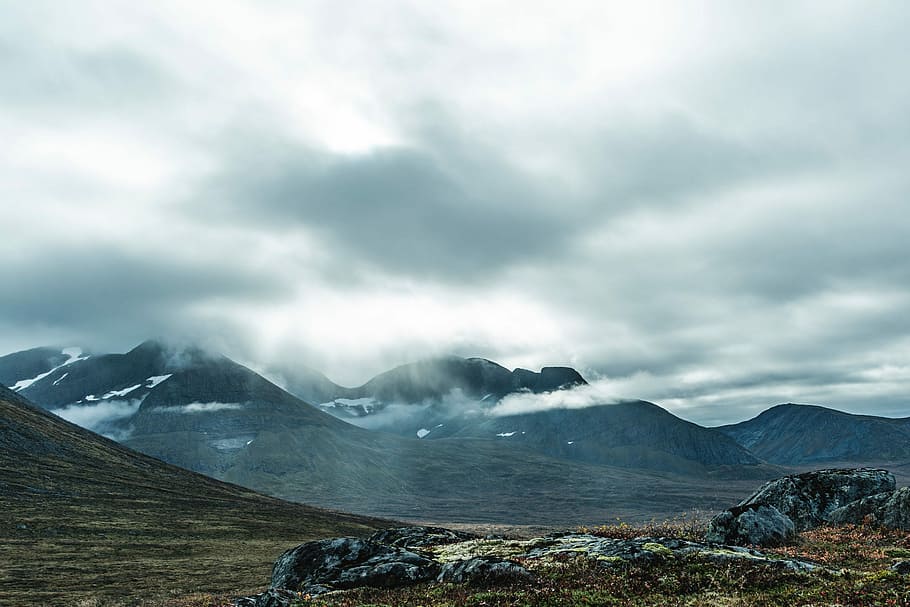 snow covered mountain reaching clouds, mountain under clouds panoramic photography HD wallpaper