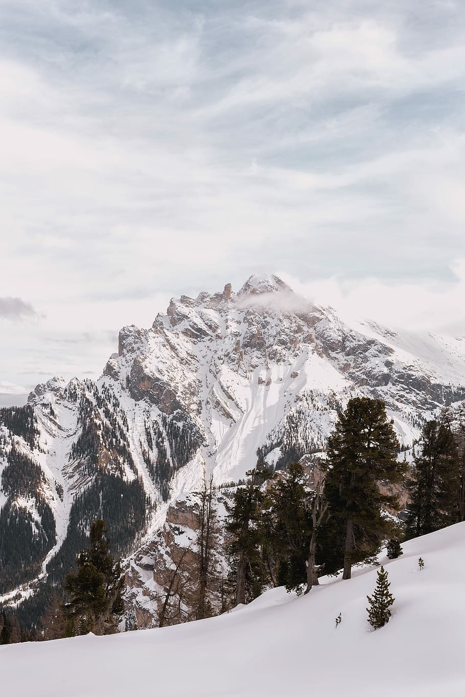mountain covered in snow, landscape photo of mountain covered with snow HD wallpaper