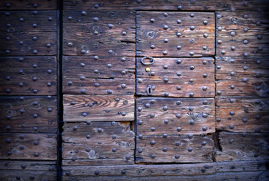 brown wooden cabinet, castle, doorknocker, goal, rivet, wooden beams, HD wallpaper