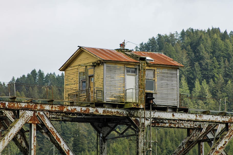 Abandoned River House, gray and beige wooden house on bridge HD wallpaper