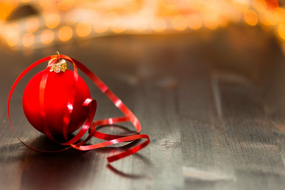 red baubles in self-focus photography, ball, blur, blurry, bokeh HD wallpaper
