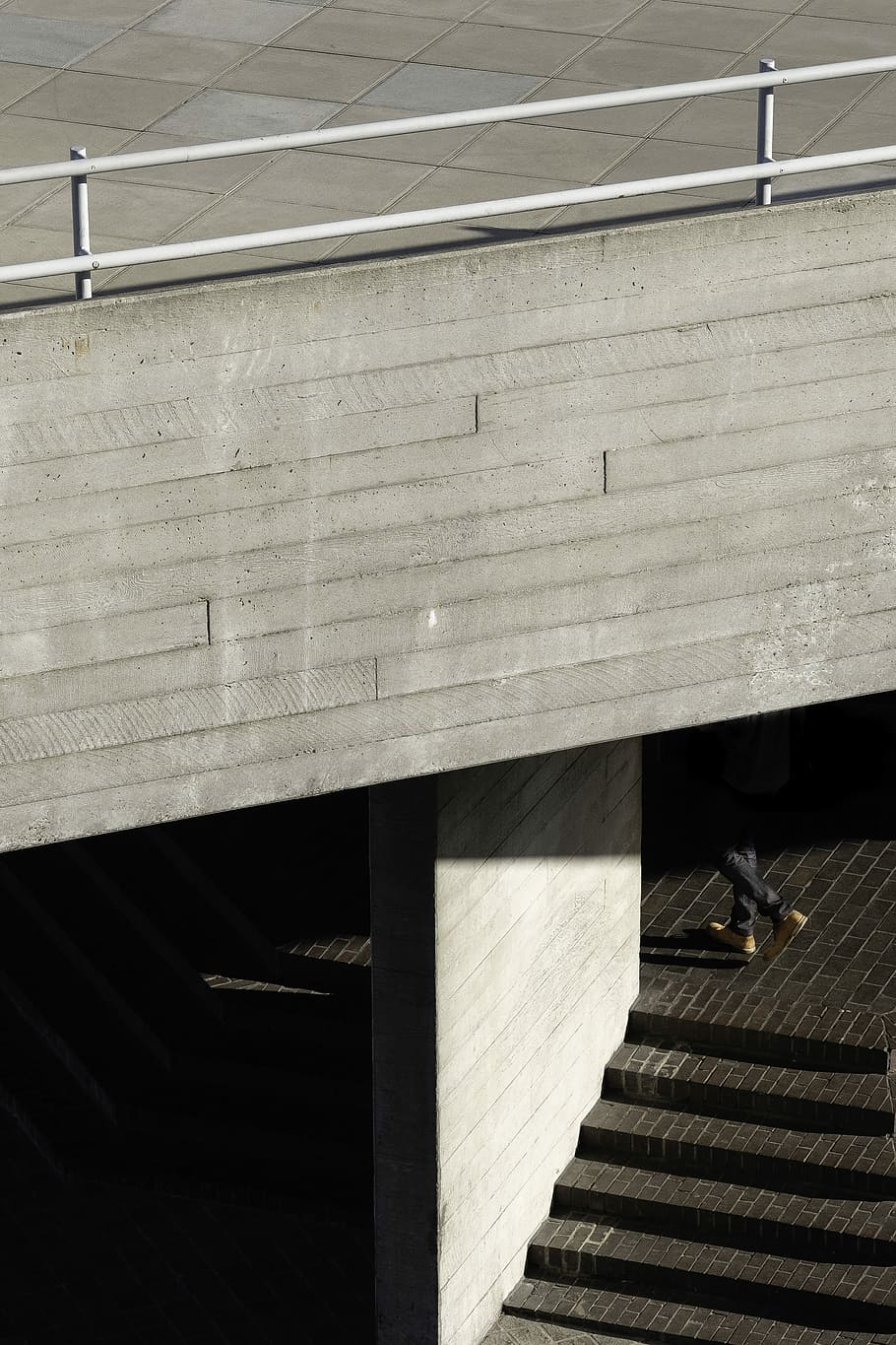 gray steel bar, gray concrete bridge, building, architecture HD wallpaper