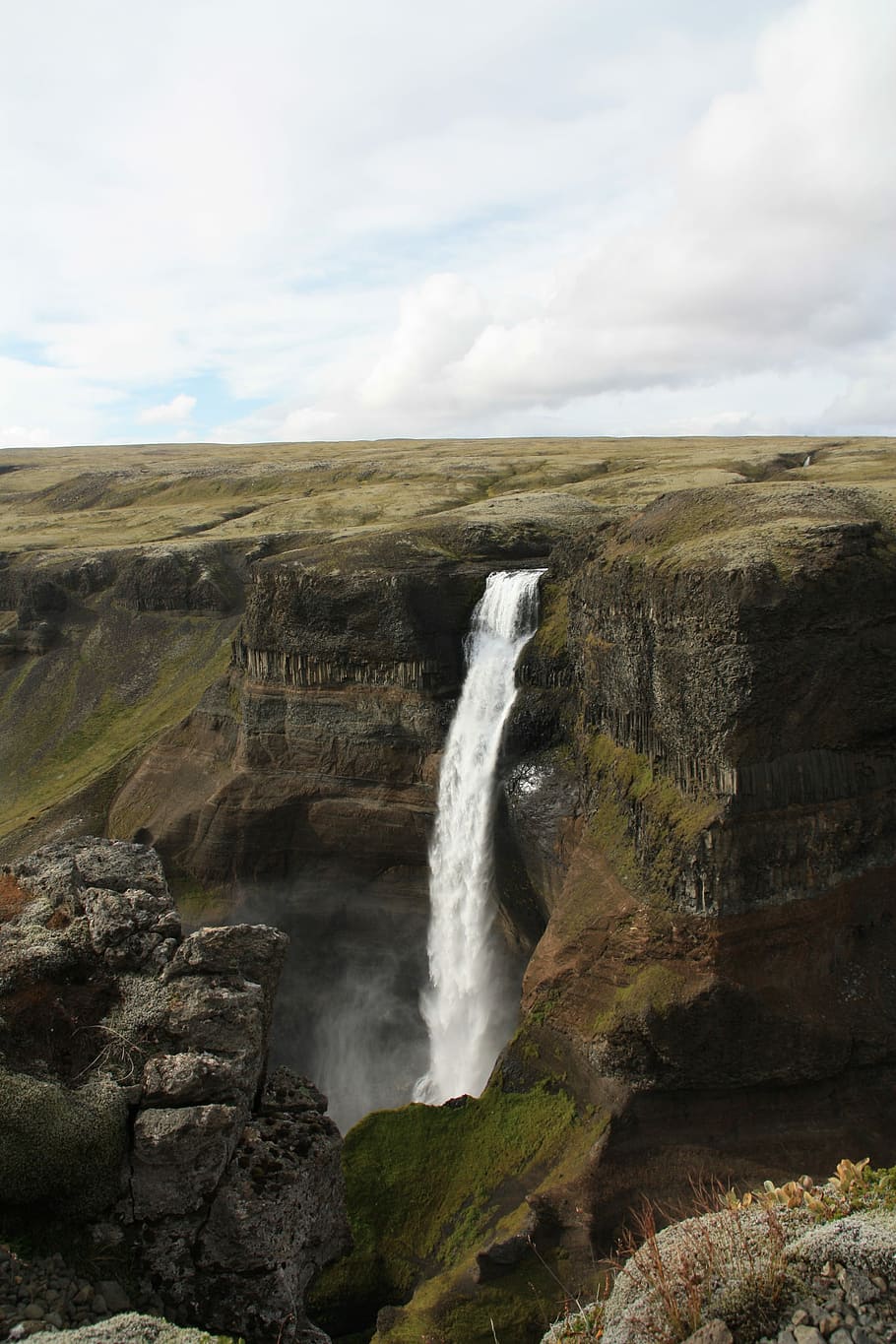 Háifoss, Waterfall, Iceland, Fossá River, water masses, valley, HD wallpaper