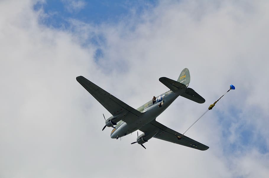 airplane, parachute, airshow, air vehicle, transportation, flying HD wallpaper