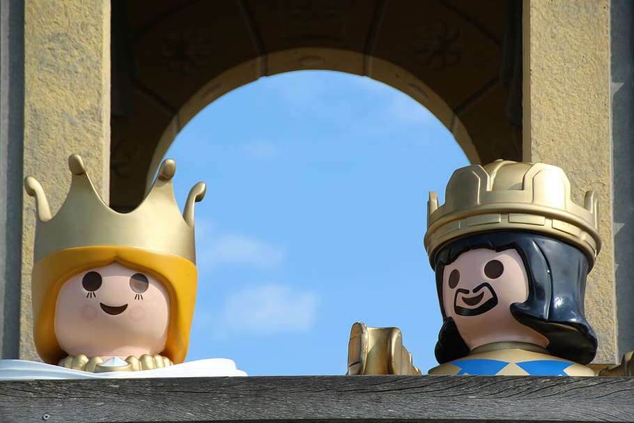 Hd Wallpaper King And Queen Miniature Decor Playmobil Children S Day Birthday Wallpaper Flare