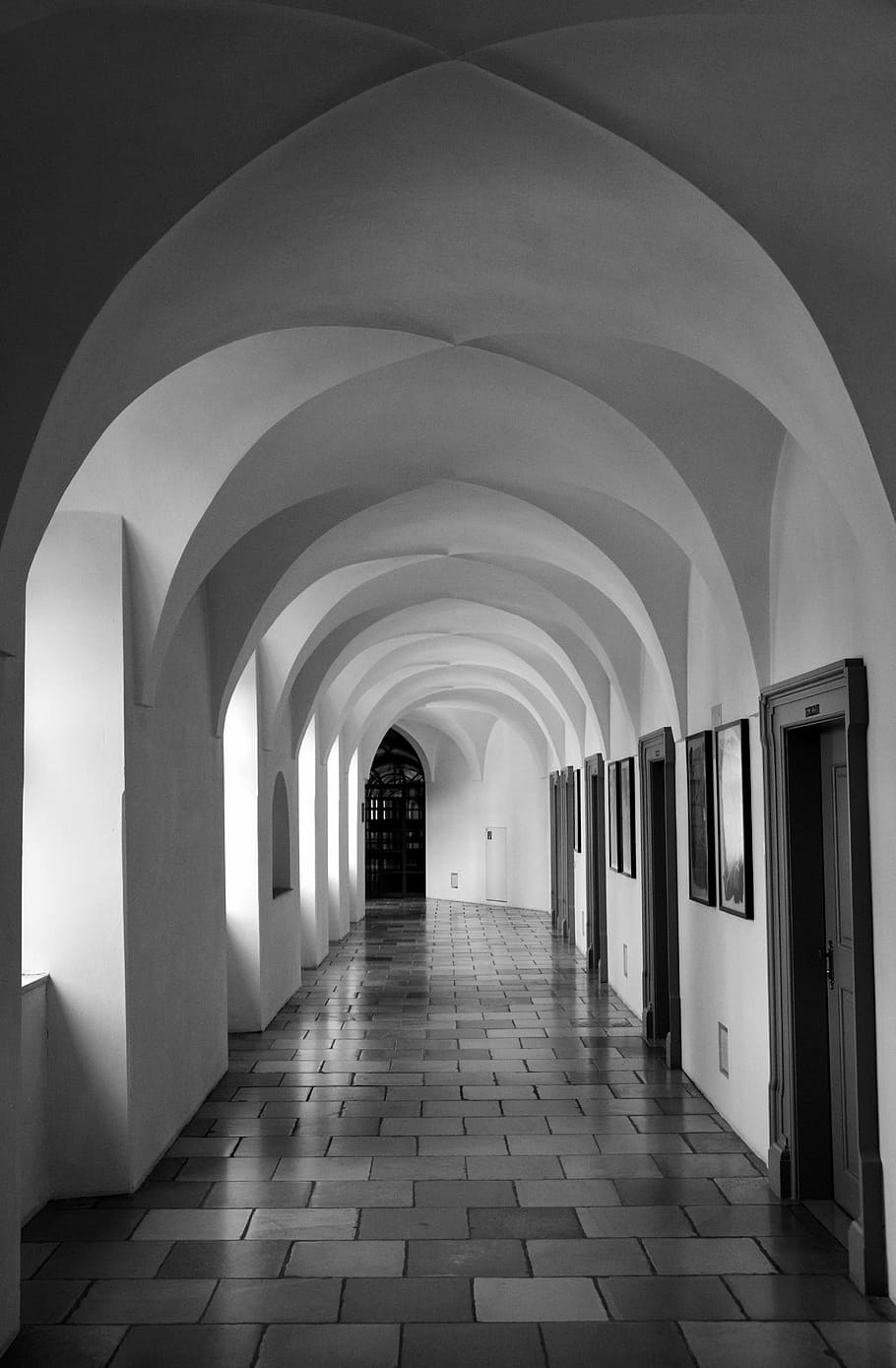 corridor, doors, light, architecture, pointed arch, gang, cold HD wallpaper