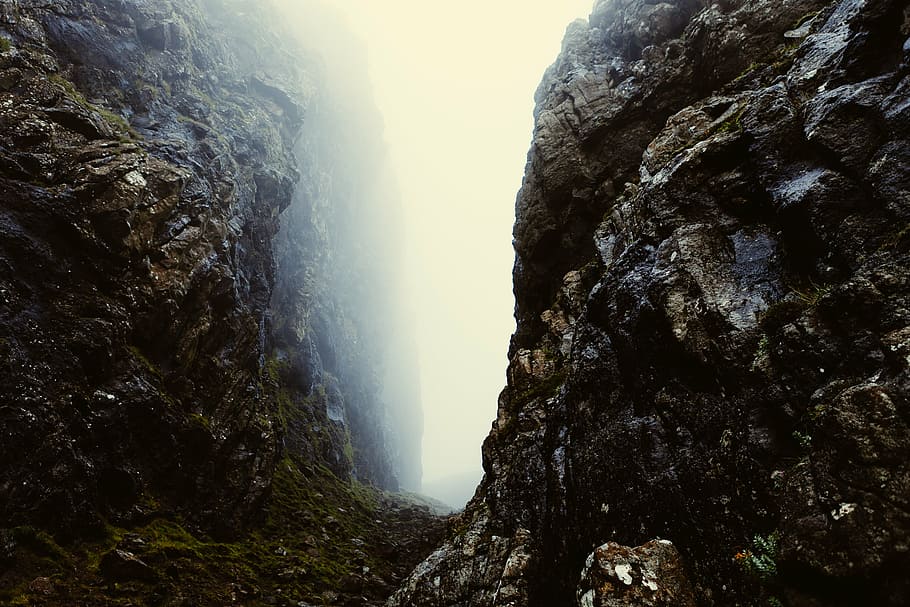 rocky cliff surrounded by fogs, landscape, photography, brown HD wallpaper