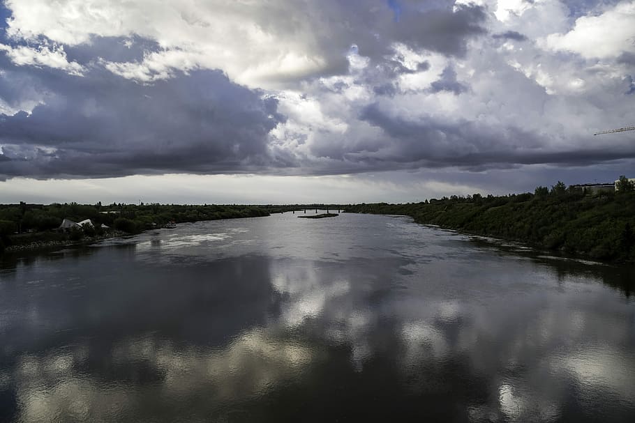 Looking Down the Saskachewan River in Saskatoon, canada, clouds HD wallpaper
