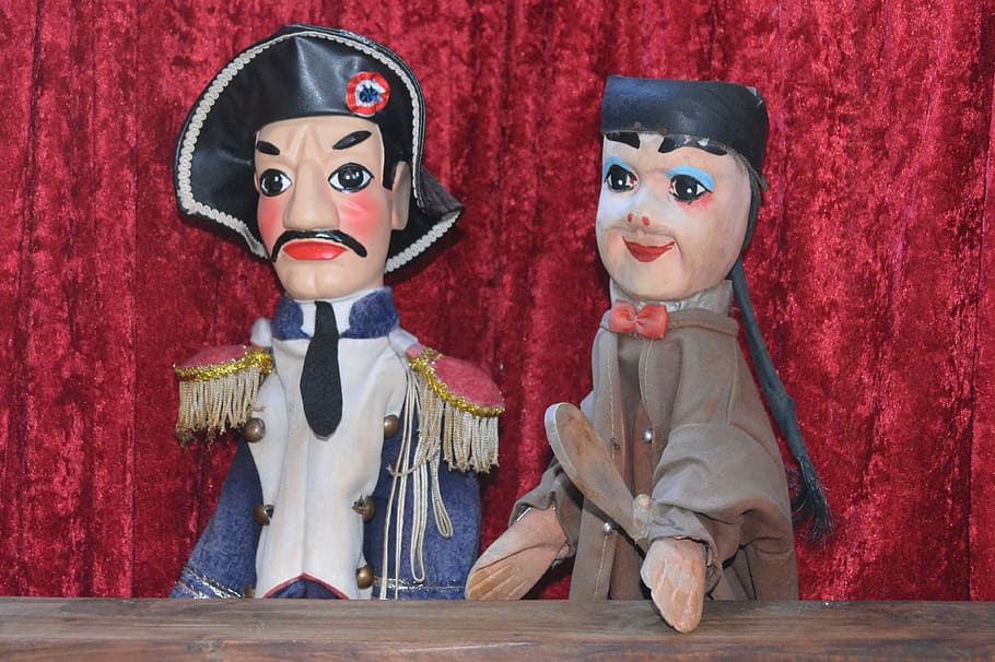 male and female figurine on theater stage, Dolls, Puppet-Show HD wallpaper