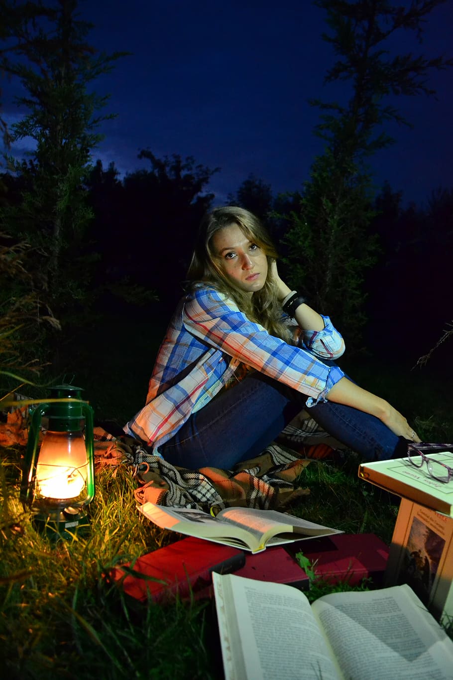 night, mystery, book, light, dream, woman, reading, darkness HD wallpaper