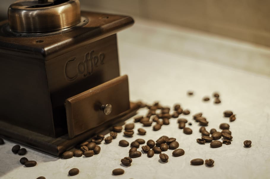 coffee beans beside coffee grinder, kitchen, vintage, fresh HD wallpaper