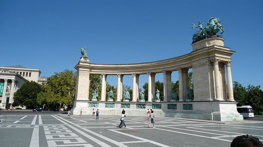 budapest, square, central1, architecture, sculpture, statue HD wallpaper