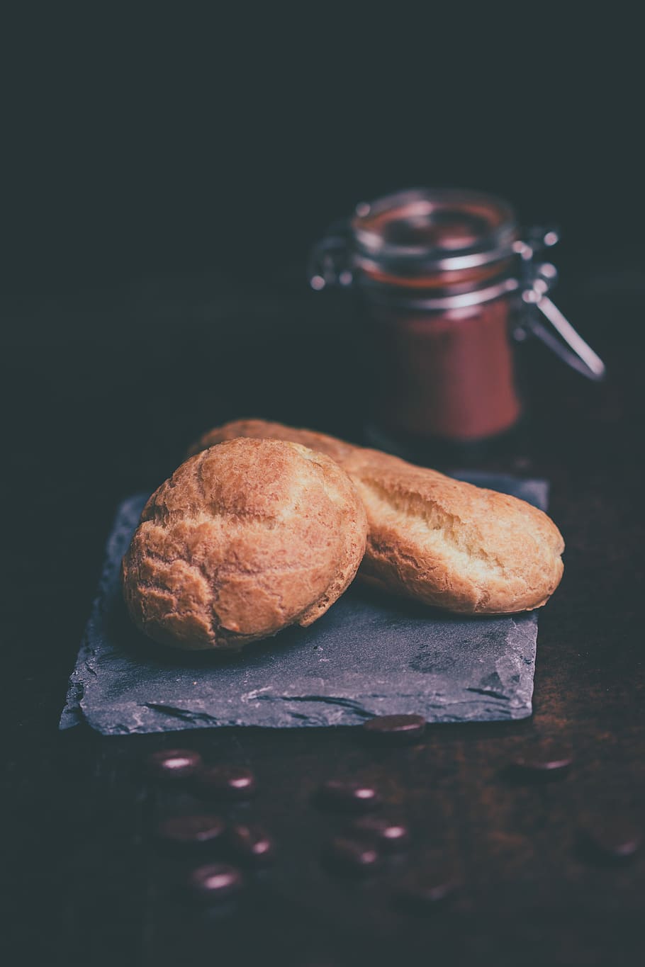 bread near glass jar, bread on purple plate, break, home made HD wallpaper