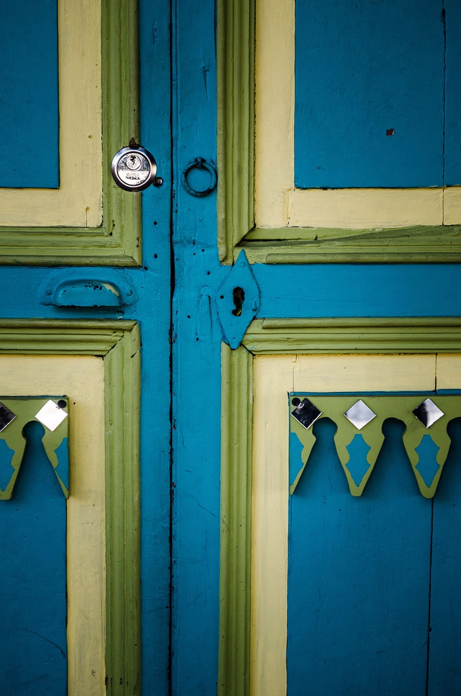 Door, Lock, Yellow, Rustic, Iron, blue, wood, keys, old door, HD wallpaper