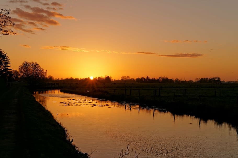 sunset, river, evening sky, clouds, landscape, horizon, romantic HD wallpaper