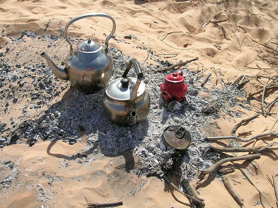 tea in the sahara, tee, desert, campfire, teapot, land, sand, HD wallpaper