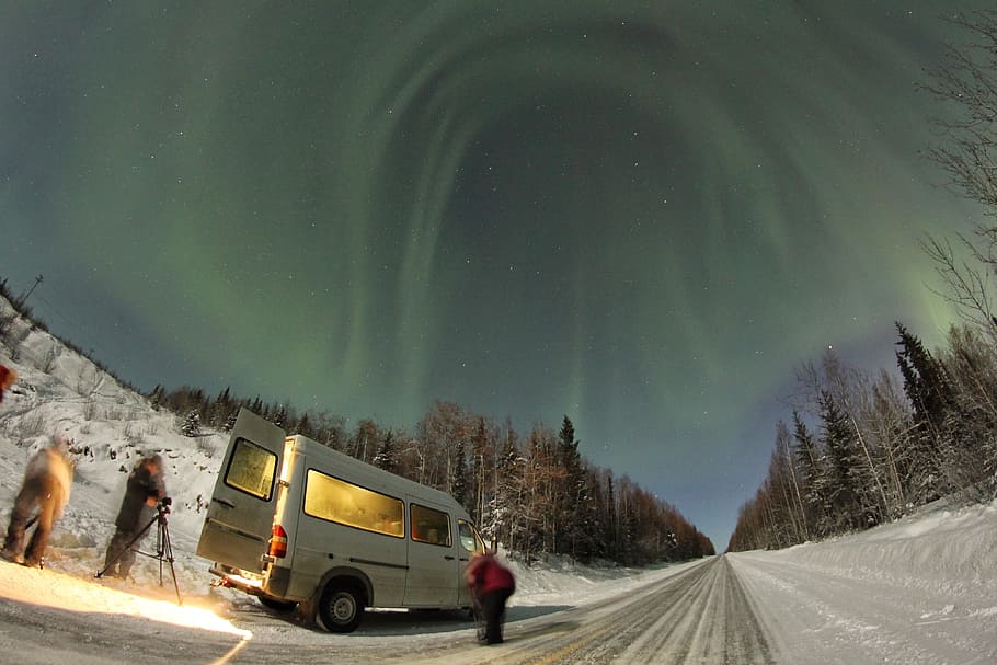 aurora, van, night, alaska, winter, sky, borealis, tour, transportation HD wallpaper