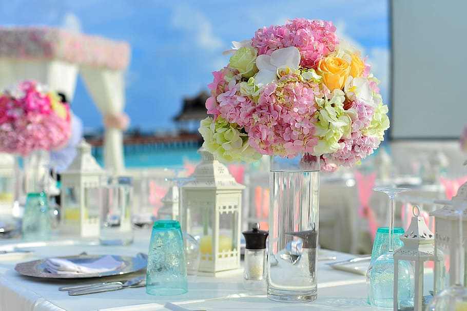 assorted-color flowers table decor, atoll, decorations, destination, HD wallpaper