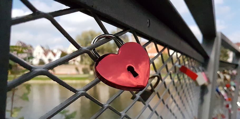 love, padlock, castle, fence, security, protection, positive emotion HD wallpaper