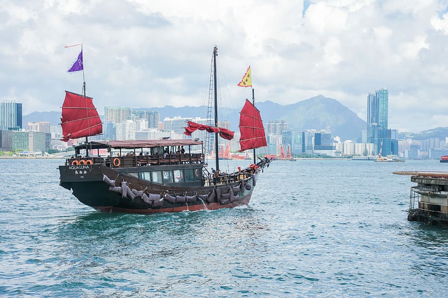 Ship in Hong Kong, black ship on water, boat, sail, flag, sea HD wallpaper