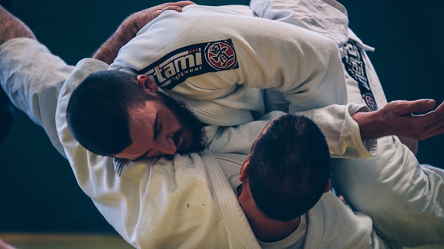 men playing judo, brazilian jiu-jitsu