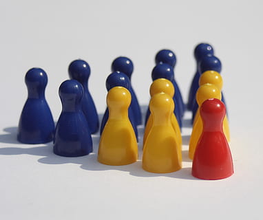 blue, yellow, and red table decors, hierarchy, group, figures HD wallpaper