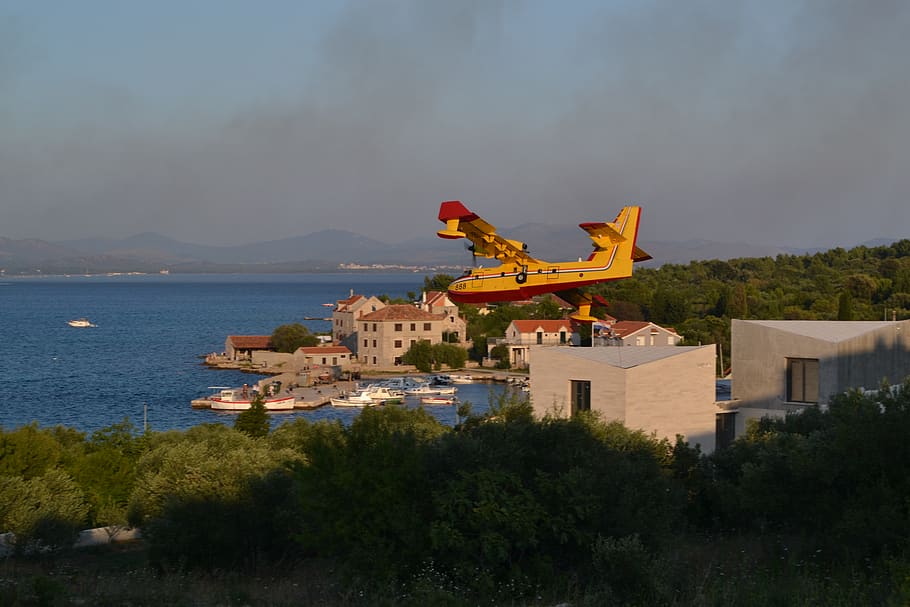 canadair firefighting plane, croatia, dalmatia, architecture