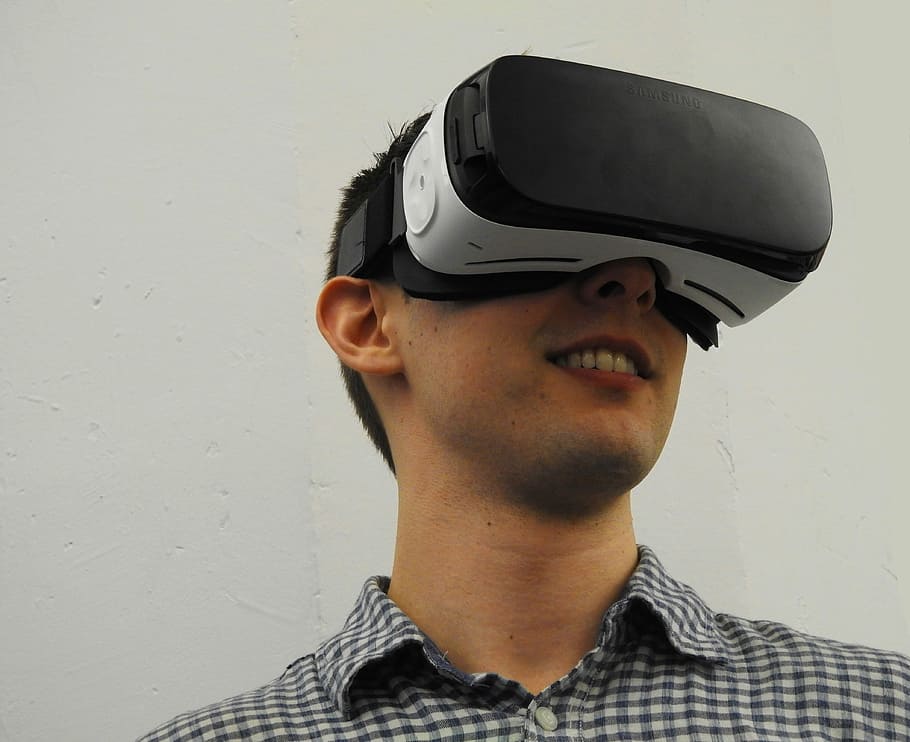 black and white VR box glasses, smile, man, virtual reality HD wallpaper