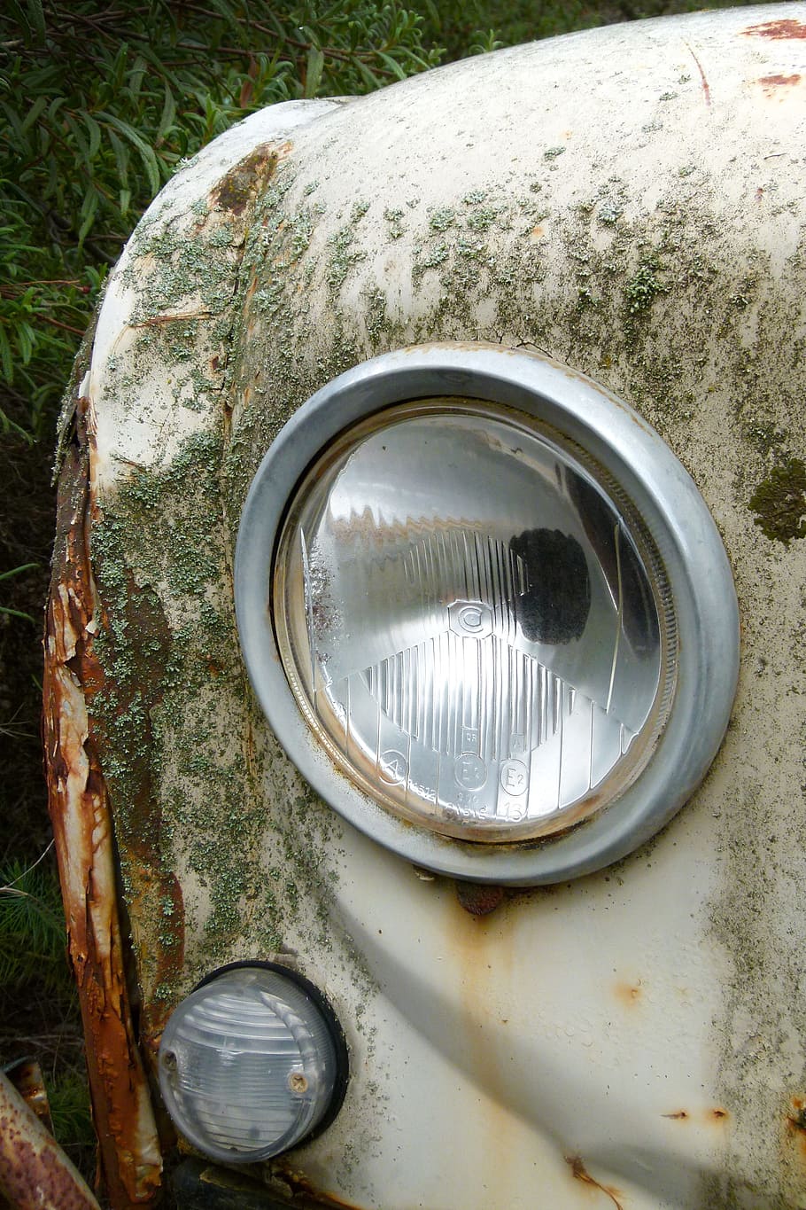 lighthouse, car, old, rusty, renault 4, vintage, metal, close-up HD wallpaper