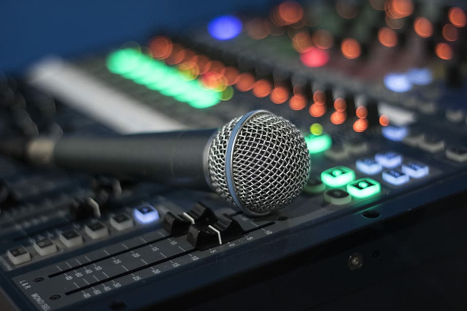 microphone on DJ controller, selective focus photography of microphone on audio equalizere HD wallpaper