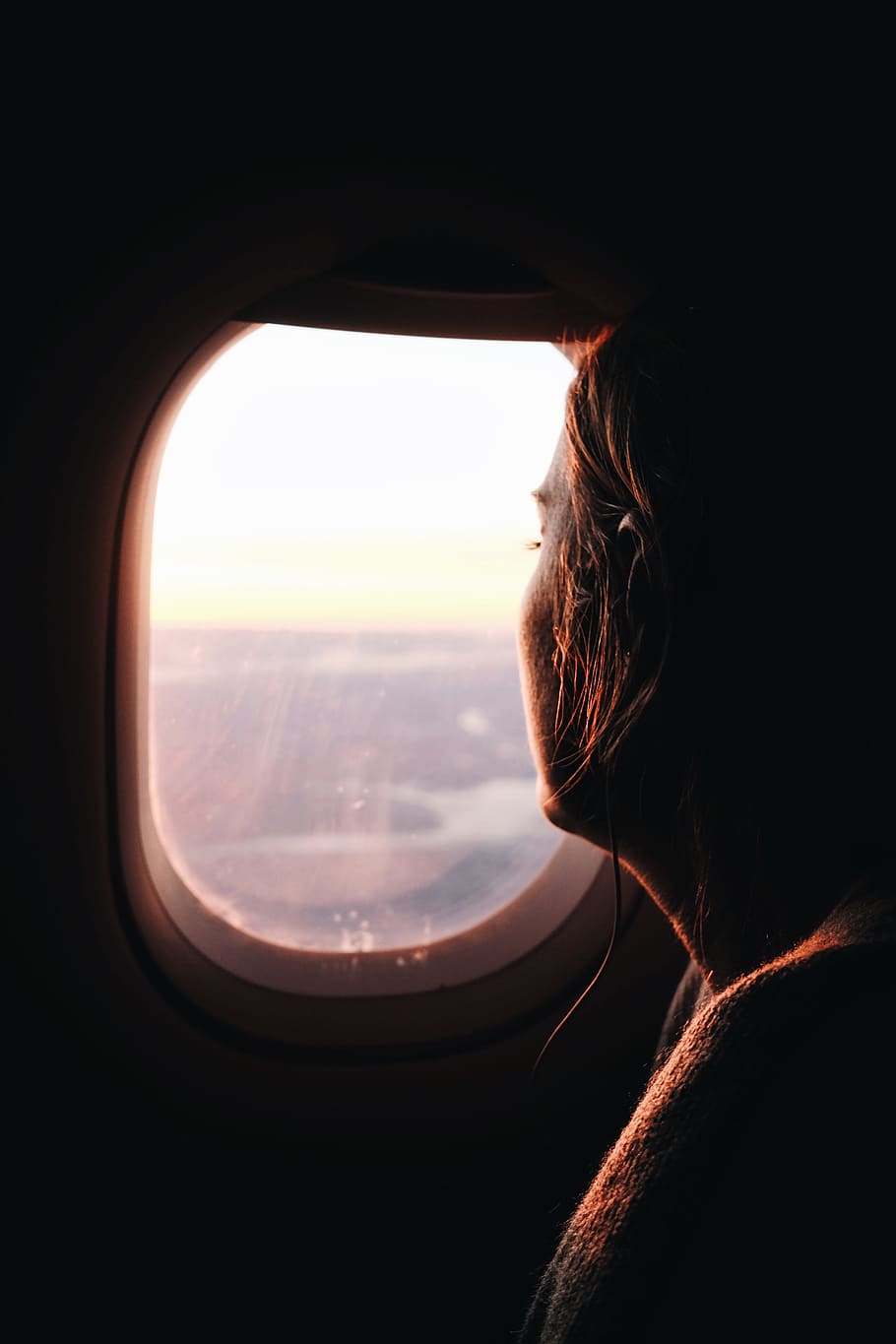 woman looking outside the window, woman looking beside plane window, HD wallpaper