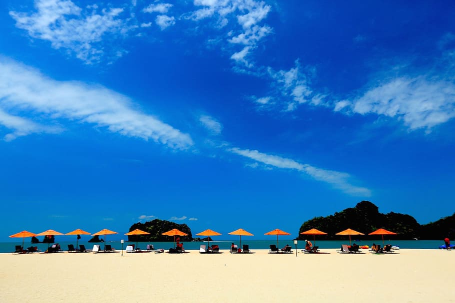 group of peoples on beach in front of islands \, blue sky, langkawi HD wallpaper