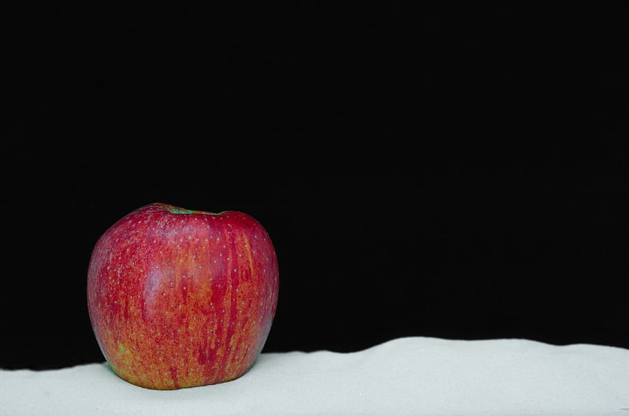 apple, fruit, eat, red, close, sand, background, nobody, food HD wallpaper