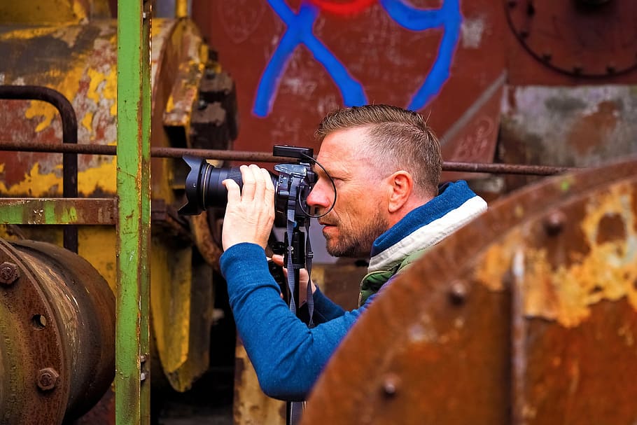man using black DSLR camera during daytime, photographer, fun HD wallpaper