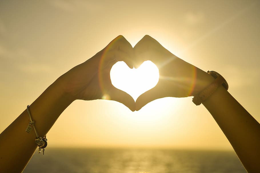 silhouette heart human hand sign with ray of sun, sunset, hands HD wallpaper