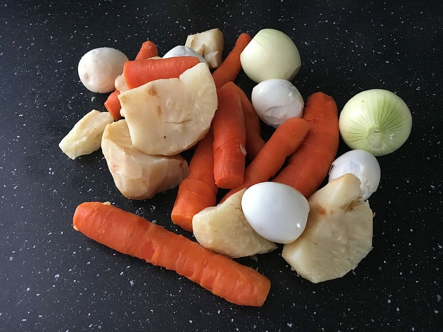 Vegetables, Potato Salad, Carrots, celery, onions, eggs, food HD wallpaper