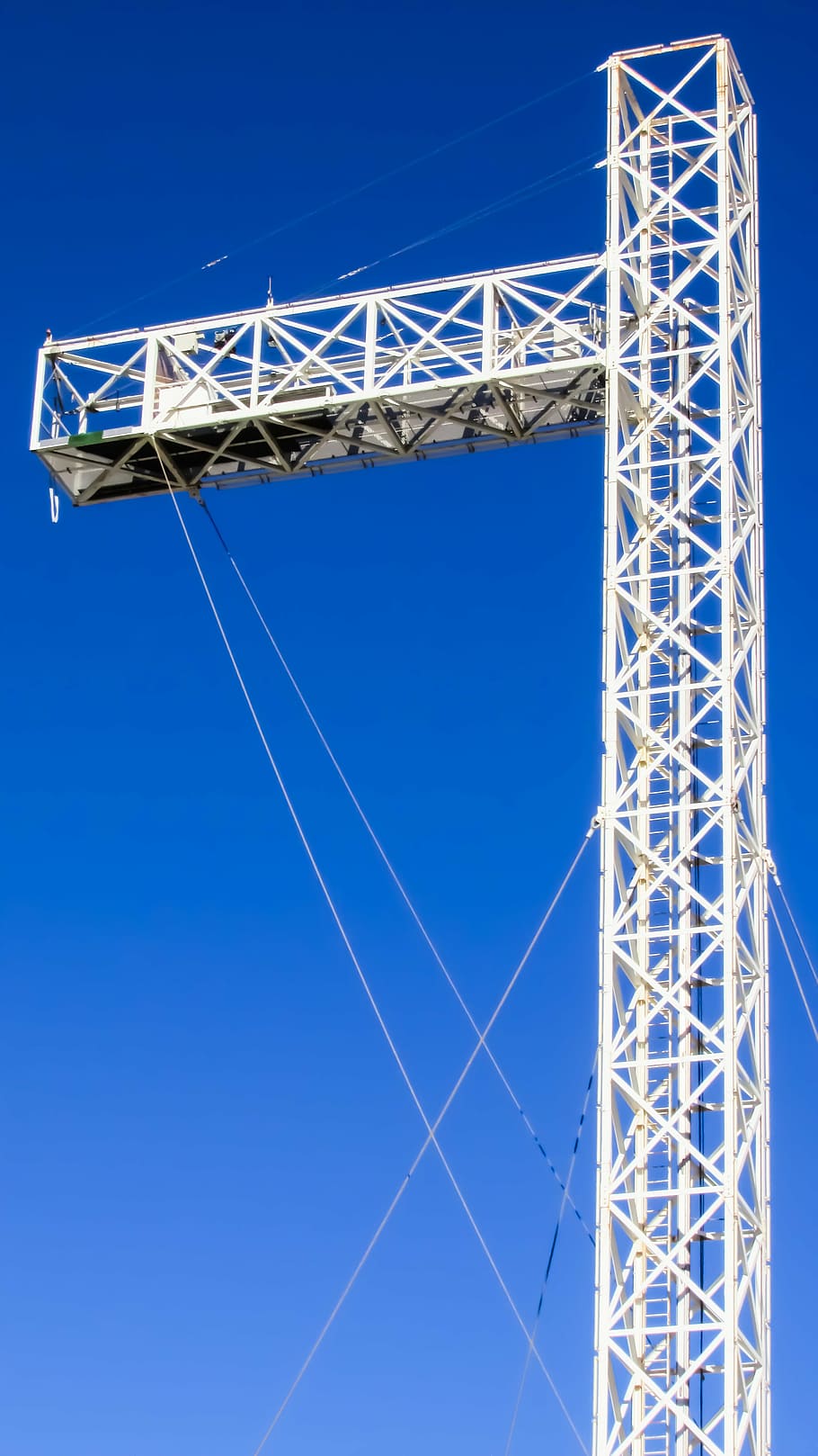 crane, construction, engineering, equipment, high, white, blue HD wallpaper