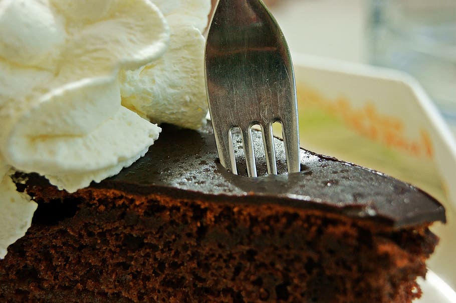 slice of brownies with stainless steel forkl, sacher cake, sweet dish, HD wallpaper