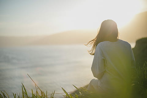 woman in white shirt facing sunset, women, outdoors, nature, adult HD wallpaper