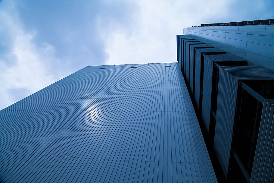 architectural photography of concrete building, Skyscraper HD wallpaper