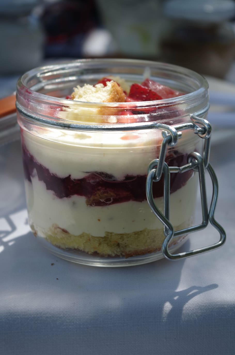 trifle, calories in a bottle, delicious, sweet, fresh, picnic lunch, HD wallpaper