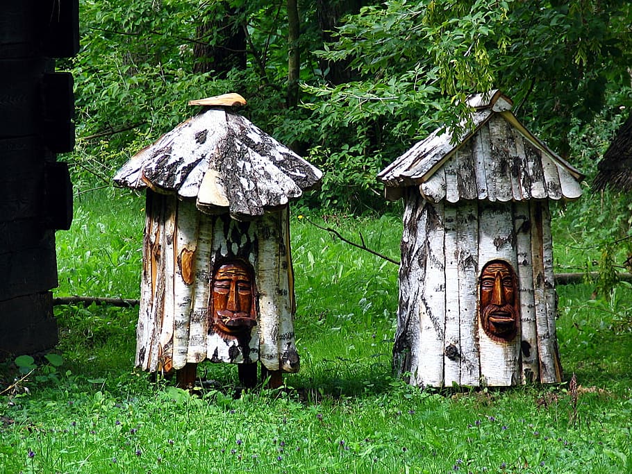 two brown wooden houses near trees, ule, sculpture, bees, pasieka, HD wallpaper