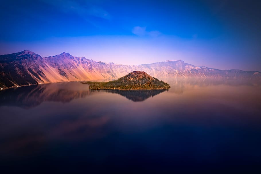 island on body of water, green island in body of water, mountains HD wallpaper