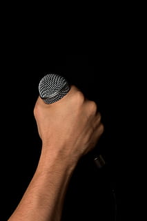 hand, microphone, hold, fist, isolated, black, background, music HD wallpaper