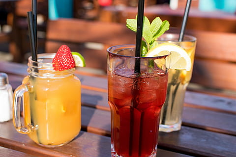 photo of sweet drinks on top of table, glass, juice, fruit HD wallpaper