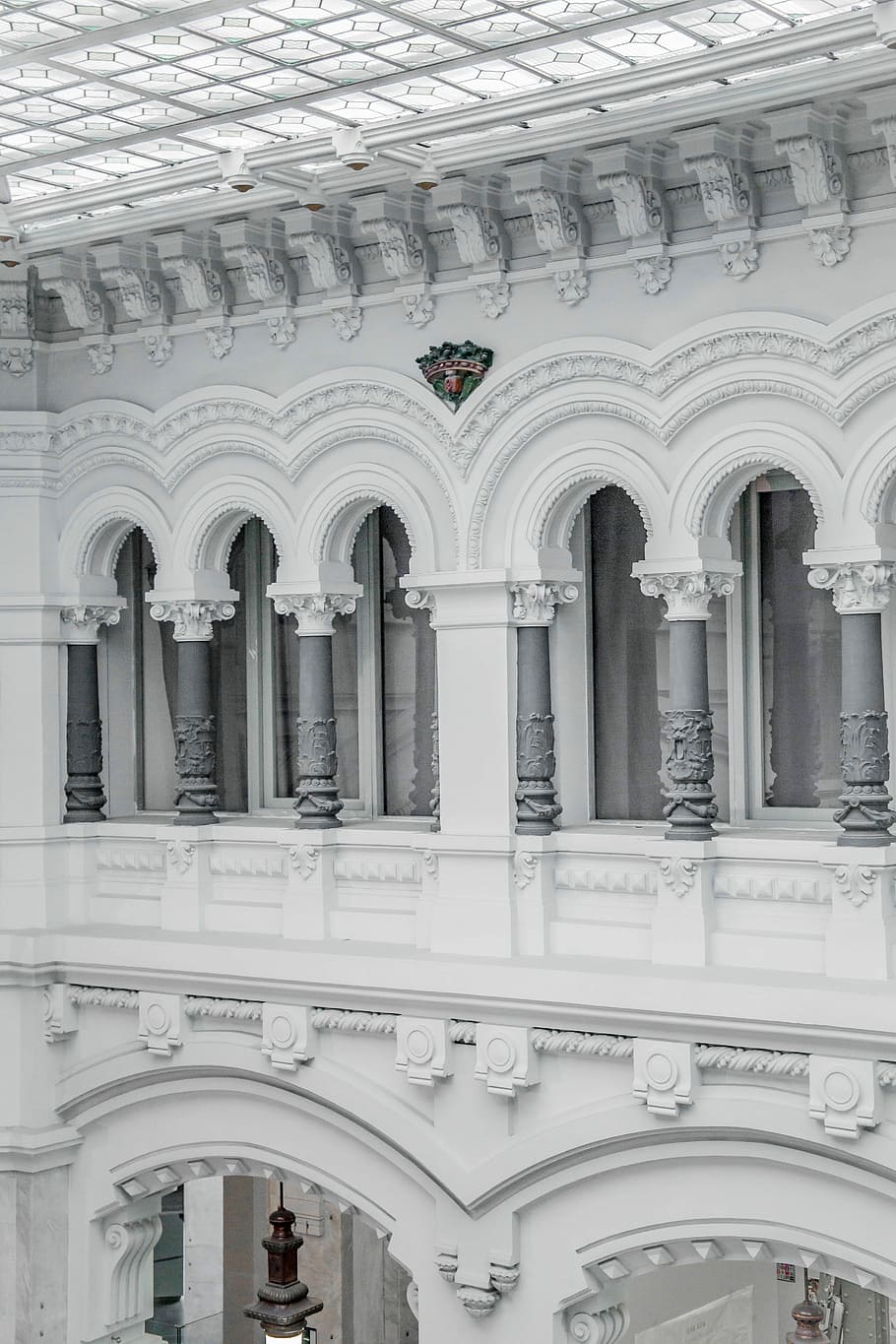 white concrete building photography, white concrete wall, column HD wallpaper