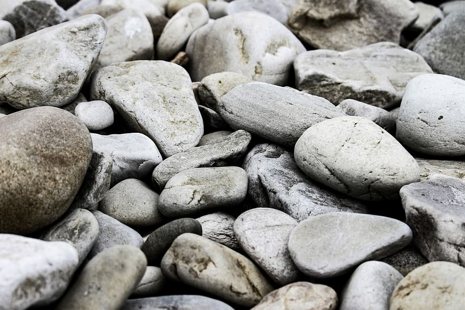 focus photography of gray pebbels, gray stones, pebble, beach HD wallpaper
