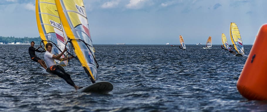 people windsurfing on body of water, man in white tank top, sea HD wallpaper